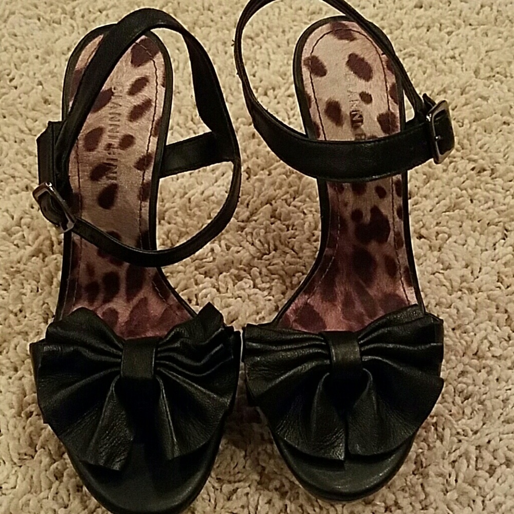 Gianni Bini Shoes. Leather Upper. Size 8